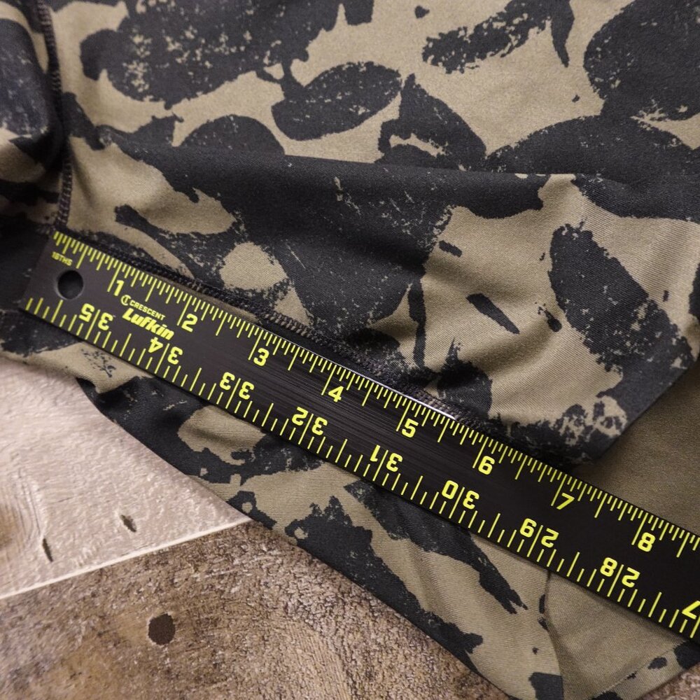 Nike One Luxe Icon Clash Bike Shorts Women’s XL Olive Black Camo 7" inseam - Picture 6 of 10